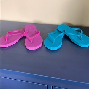 Old navy flip flops.